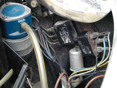 Original Engine Bay - Light Relays reduced.jpg and 